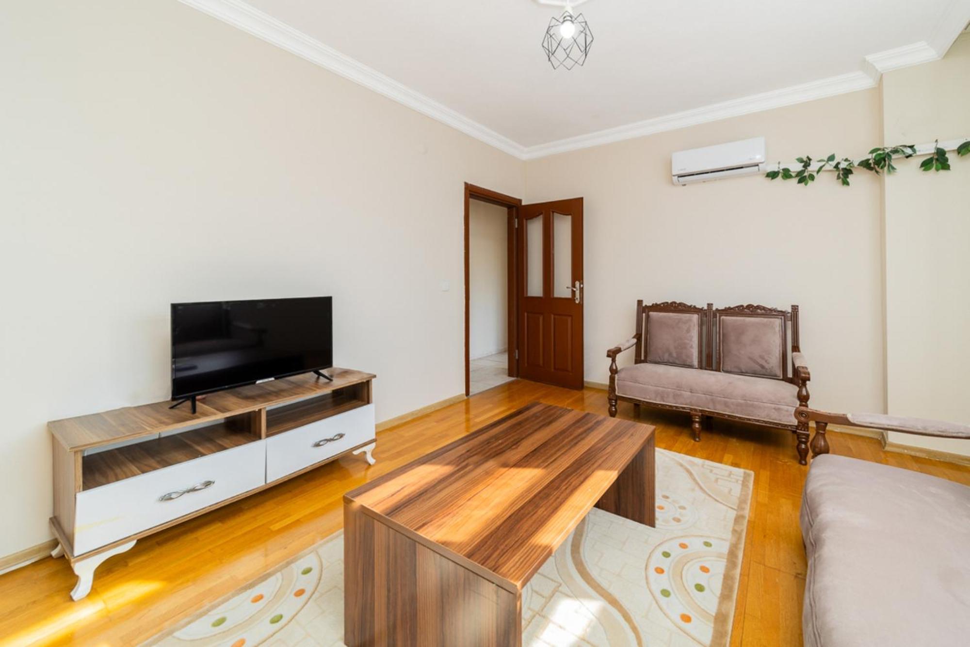 Central Flat W Balcony 10 Min To Hadrian Gates Daire Antalya