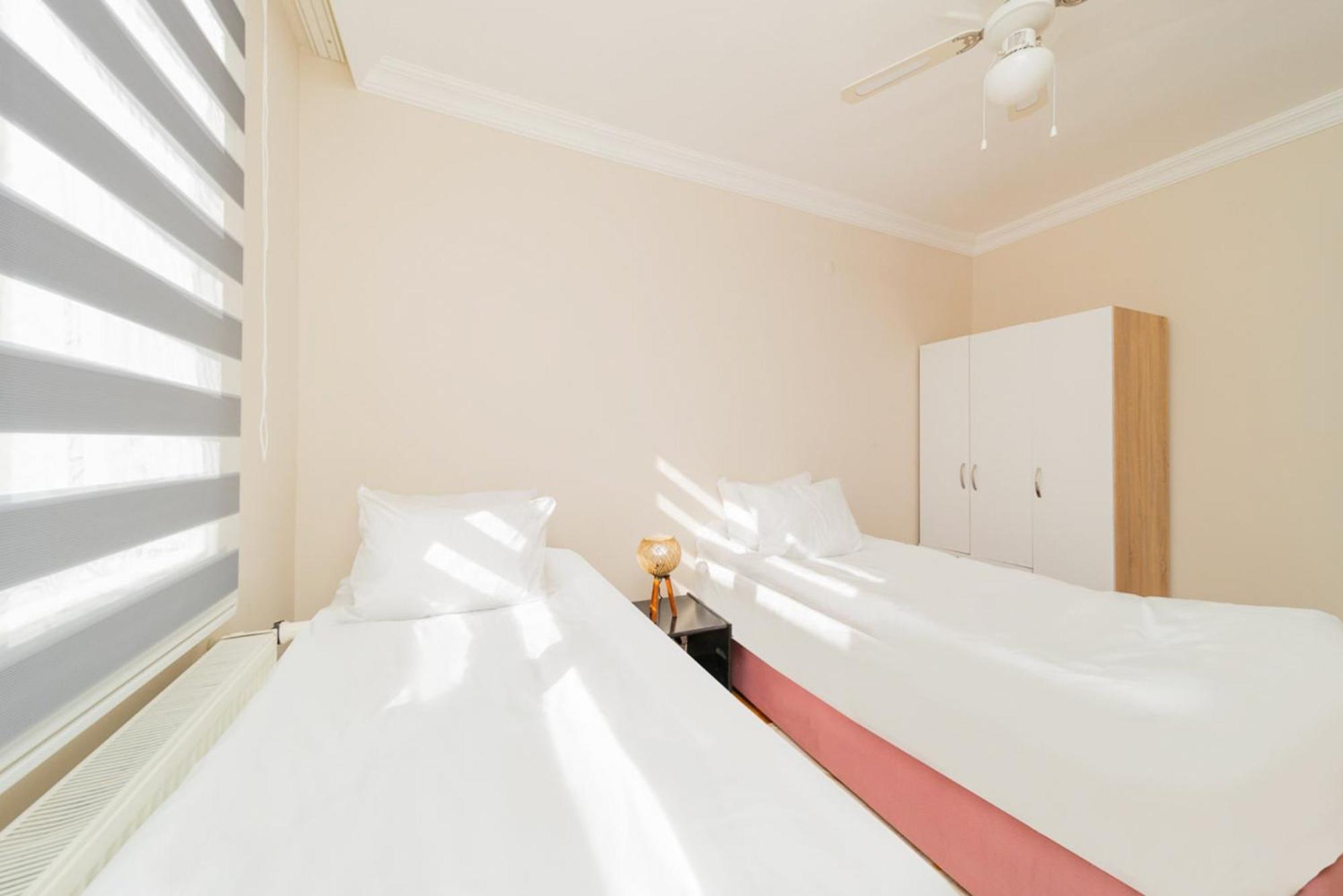 Central Flat W Balcony 10 Min To Hadrian Gates Daire