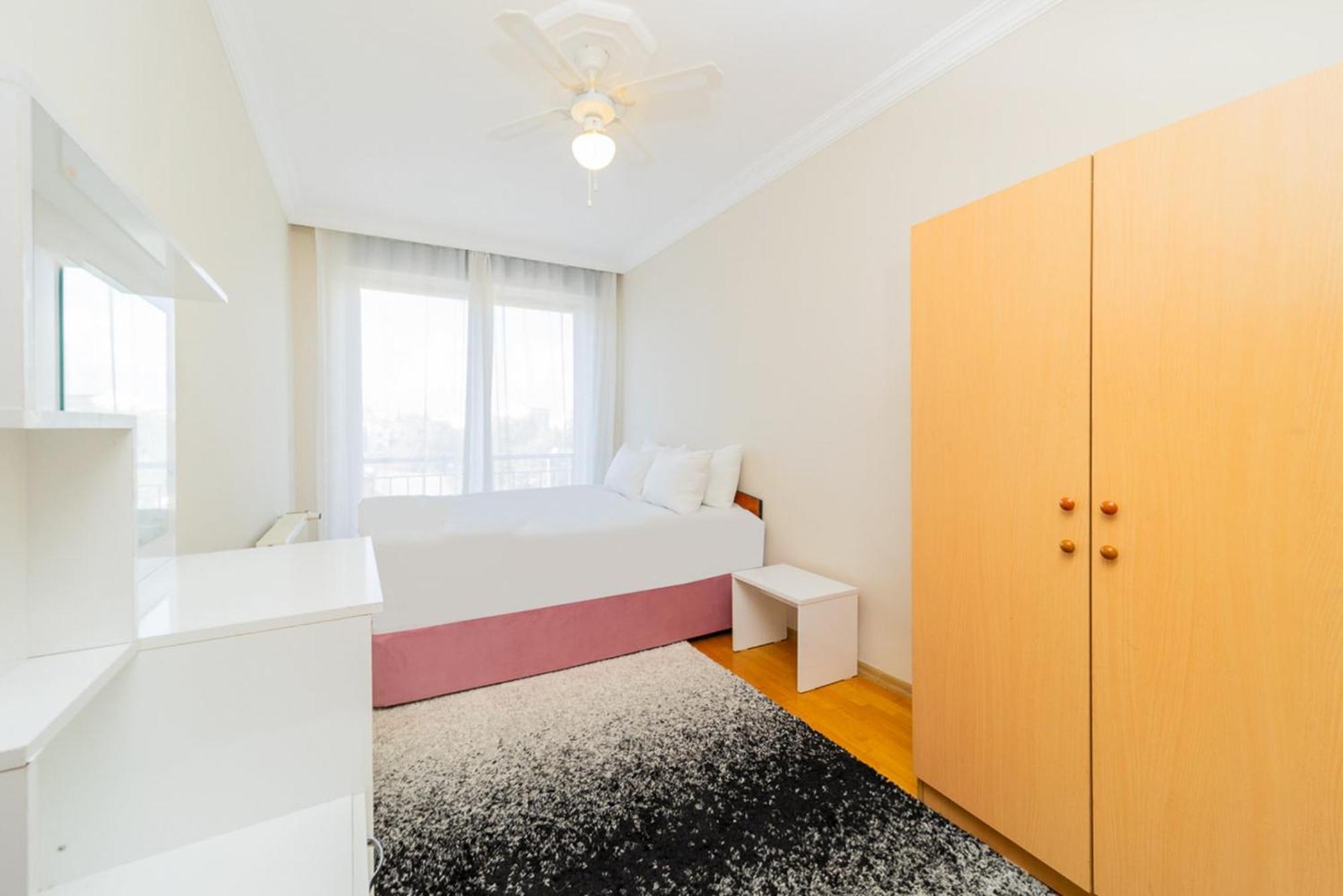 Central Flat W Balcony 10 Min To Hadrian Gates Daire *