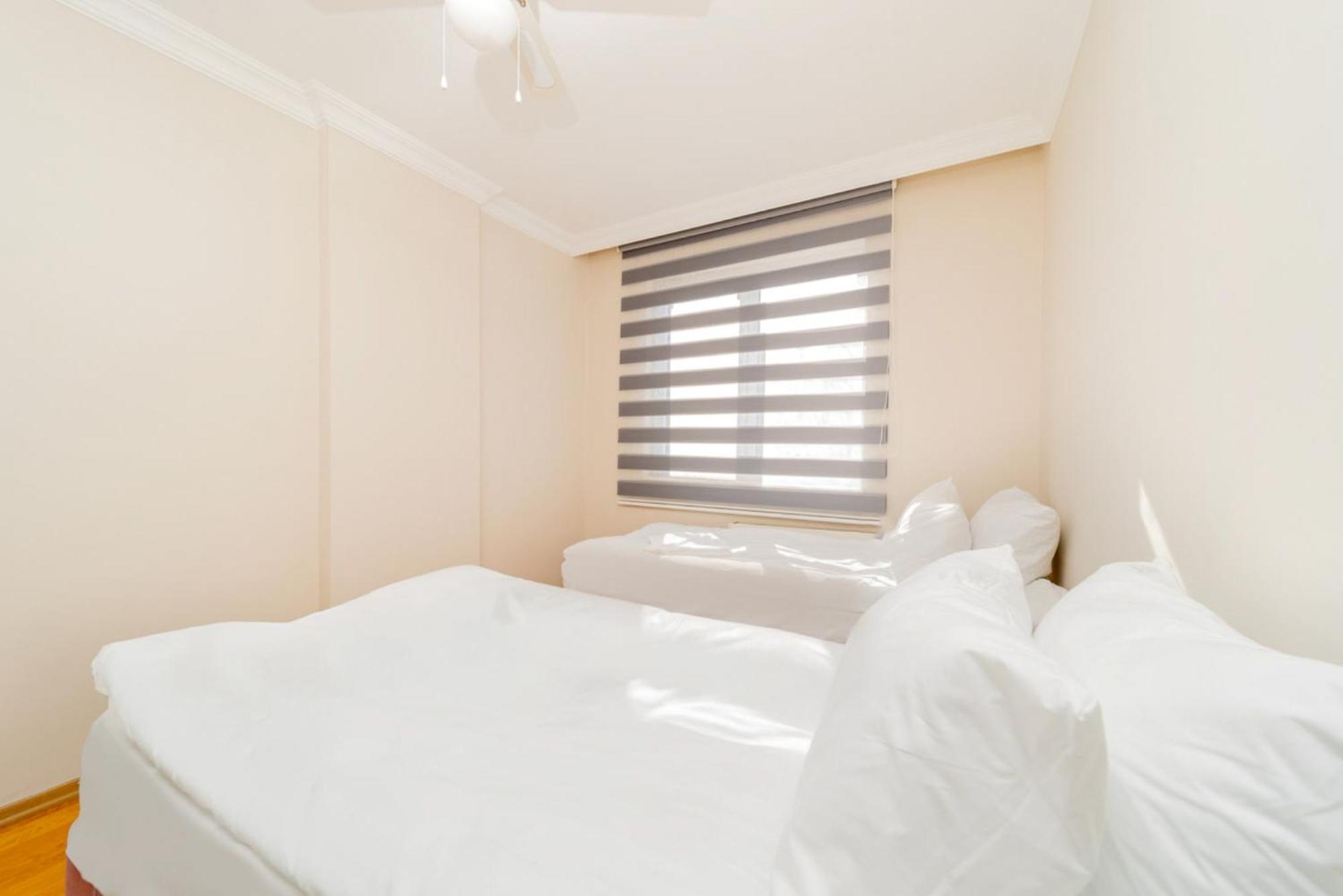 Central Flat W Balcony 10 Min To Hadrian Gates Daire
